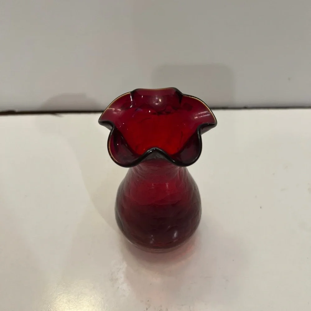 Red crackle vase 5